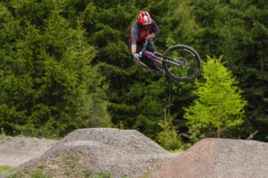 nová jump line na Plešivci singltreky.cz