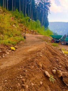 Trailpark Plešivec oprava trailu Niky